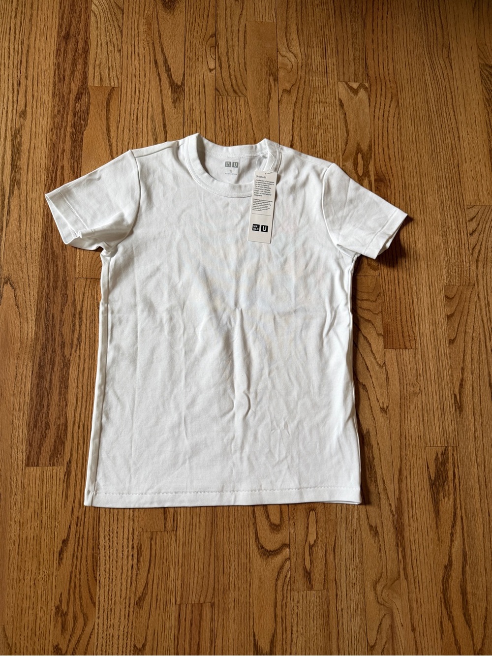 NWT UNIQLOWhite Crew Neck Short Sleeve Tee